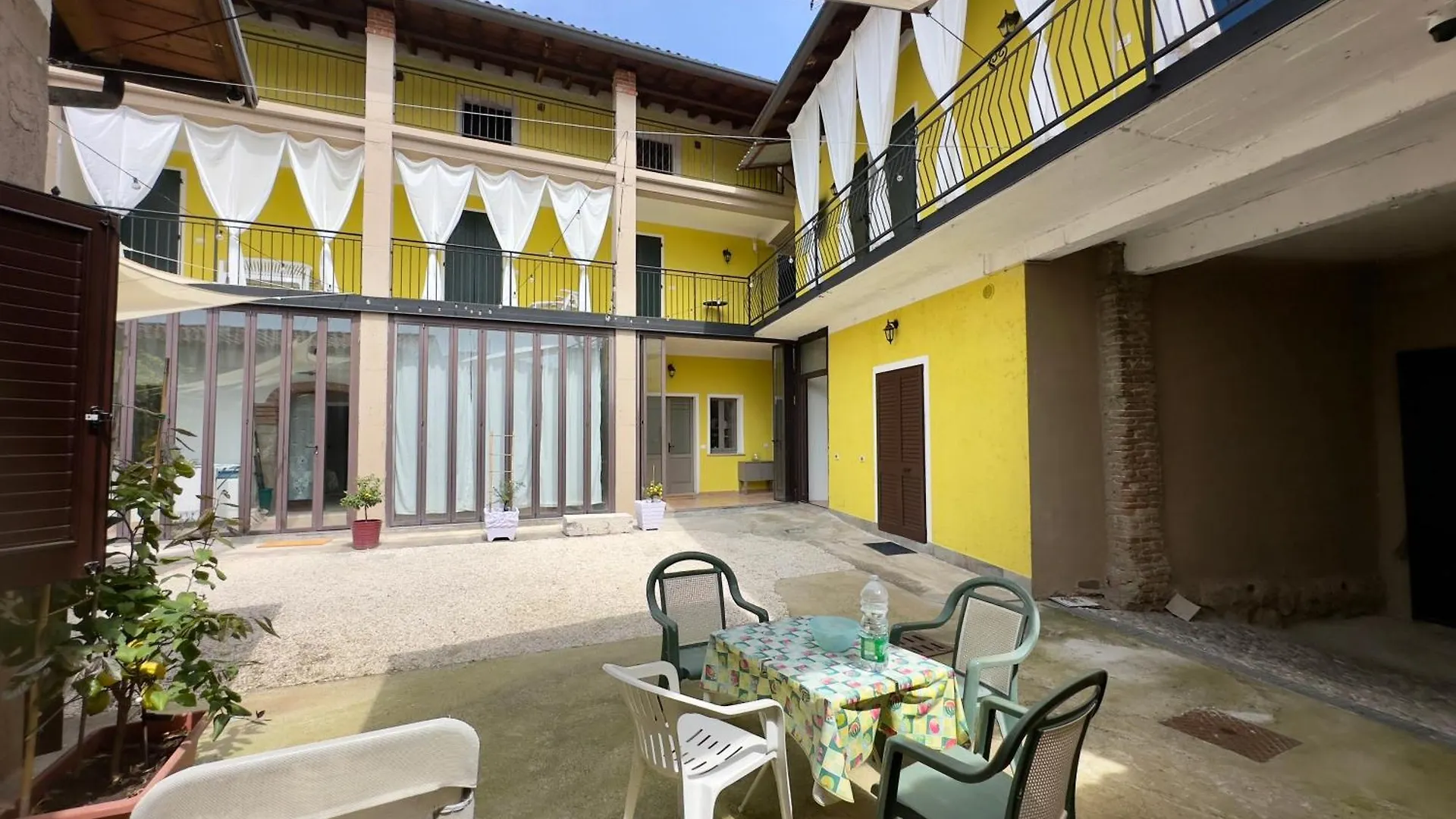 Apartment B&B La Corte Puegnago del Garda Italy
